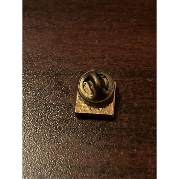 McDonald’s AEC Advanced Executive Course Employee Lapel Hat Pin - Picture 3 of 3